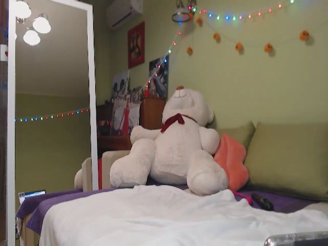 Live sex webcam photo for SoSexyMonna #271550639