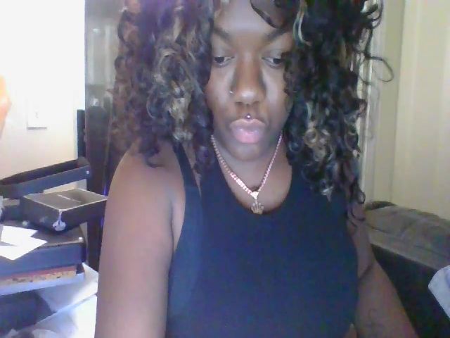 Live sex webcam photo for Bigbootibambi #271545801