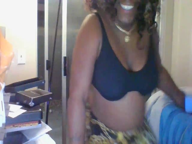 Live sex webcam photo for Bigbootibambi #271546533