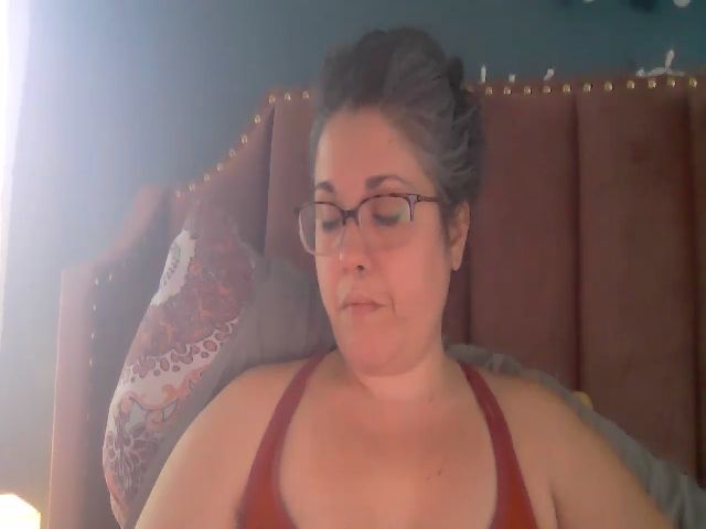 Live sex webcam photo for Laural55 #271553546