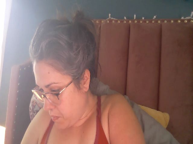 Live sex webcam photo for Laural55 #271553889
