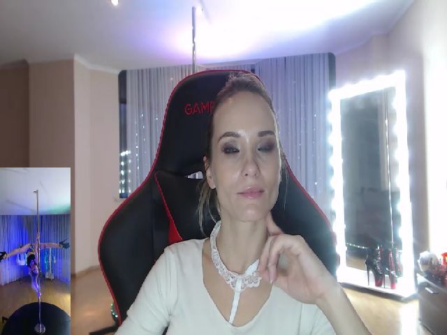 Live sex webcam photo for Louisedance #271554932