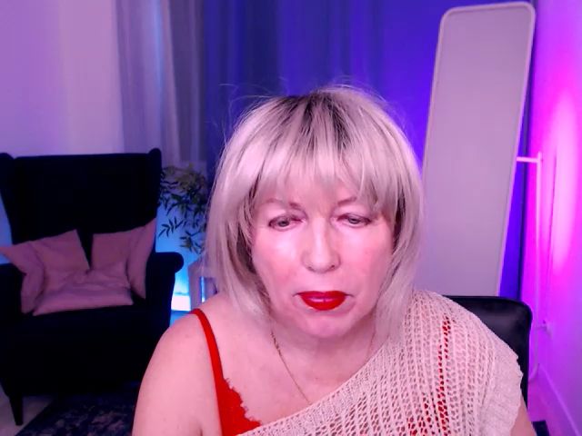 Live sex webcam photo for Samantha_Si #271549085