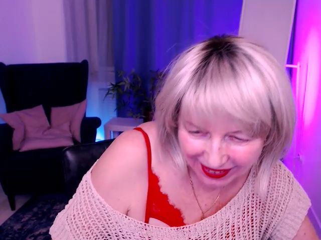 Live sex webcam photo for Samantha_Si #271550282