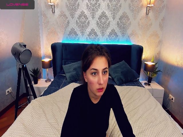 Live sex webcam photo for GabiFly #271553927