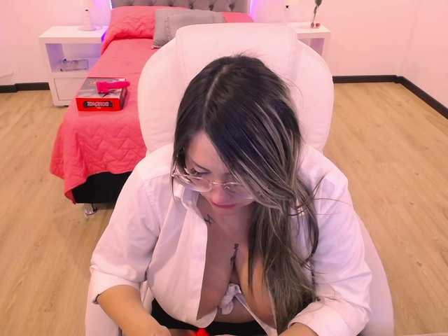 Live sex webcam photo for Charming-Mia #271547340