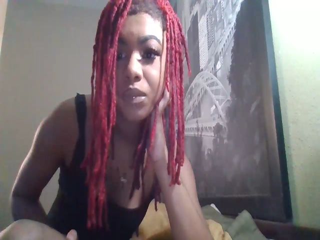 Live sex webcam photo for SexyCarmel34 #271545274