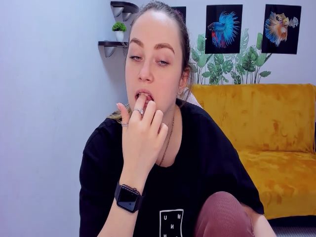 Live sex webcam photo for SeveiGold #271550924