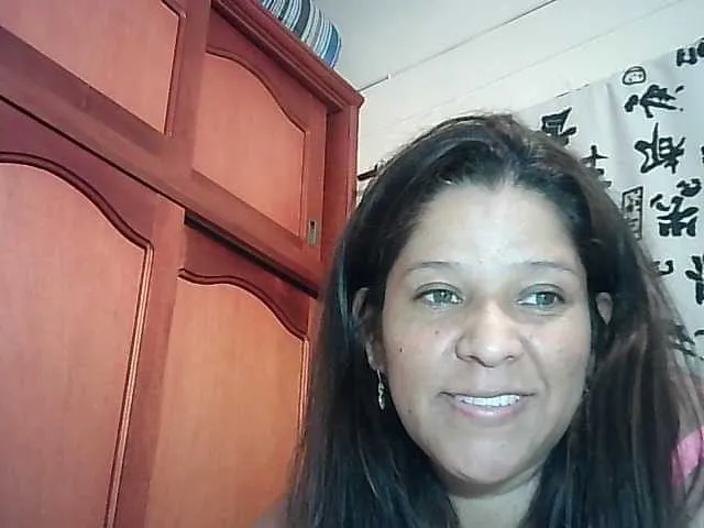 Live sex webcam photo for myDara #271547293