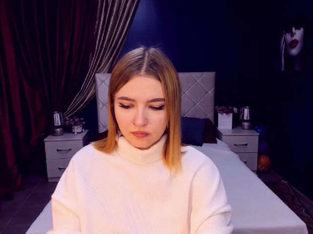 Live sex webcam photo for ViolaRose #271554300