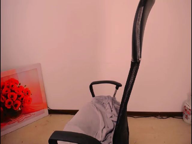 Live sex webcam photo for AnissaKat #271548822