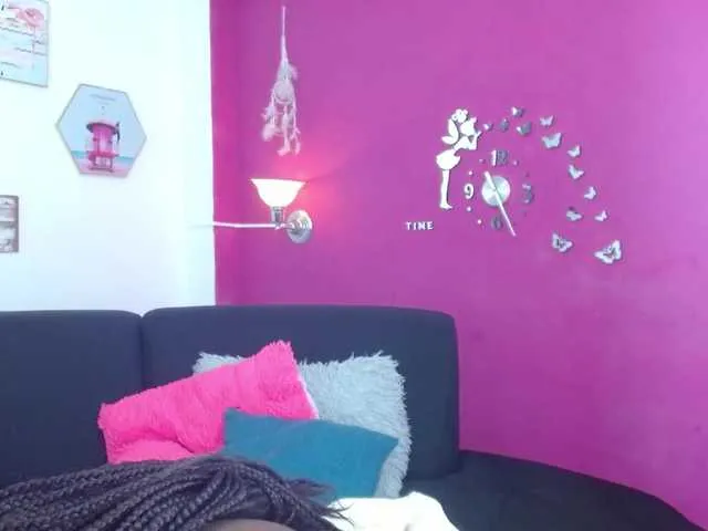 Live sex webcam photo for LaylaBrown- #271543688