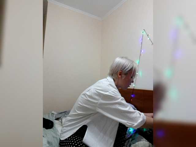 Live sex webcam photo for Mermaid-DJ #271552370