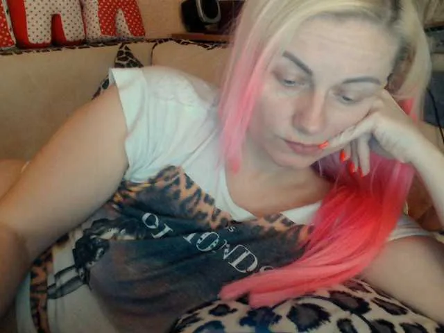 Live sex webcam photo for melek-7250 #271556032
