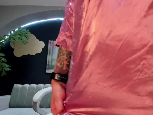 Live sex webcam photo for EllieMitchell #287929364