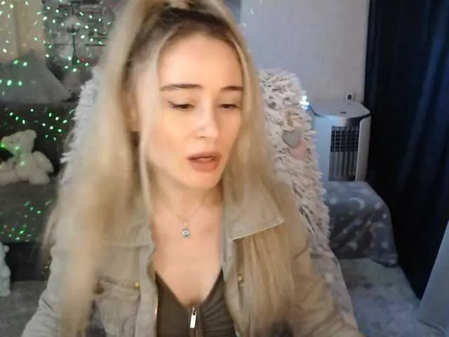 Live sex webcam photo for xyliganka777 #271555616