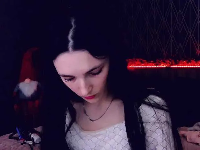 Live sex webcam photo for KariNeal #271561598