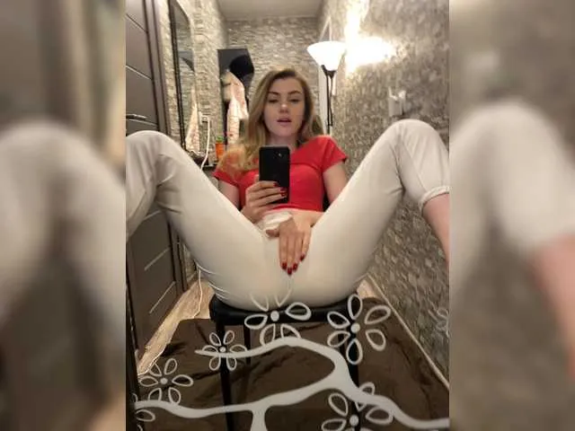 Live sex webcam photo for TastyBeby #271564560