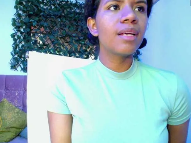 Live sex webcam photo for Ellie-Alves #271566129