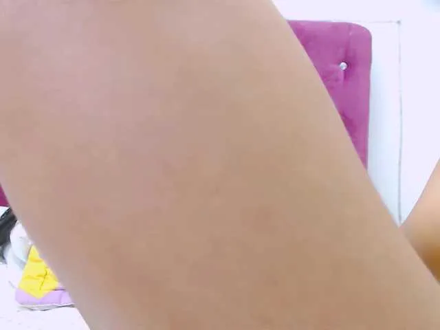 Live sex webcam photo for saharasaenzz #271565346