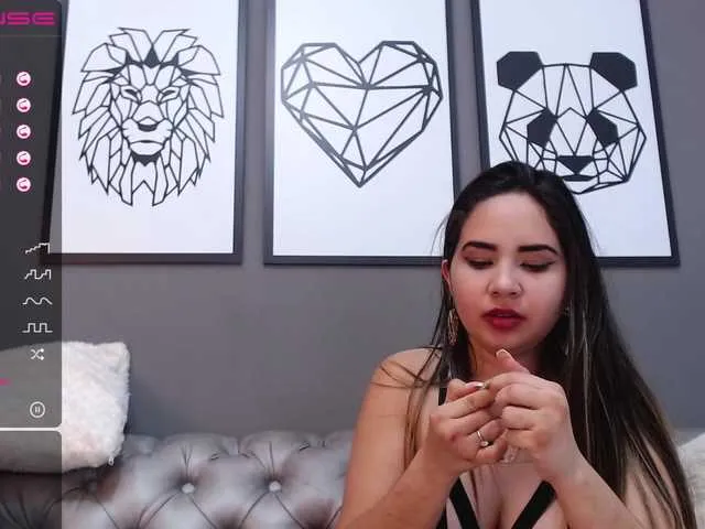 Live sex webcam photo for vanesa-diaz #271566098