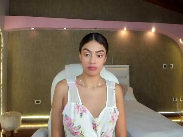 Live sex webcam photo for MayaRivera #271556119