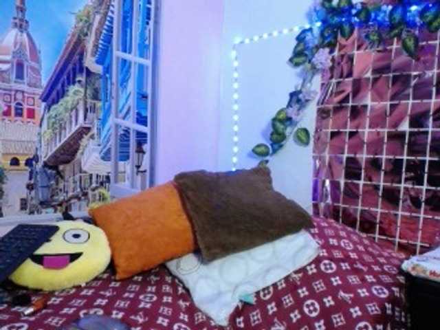 Live sex webcam photo for coraline07 #271556281