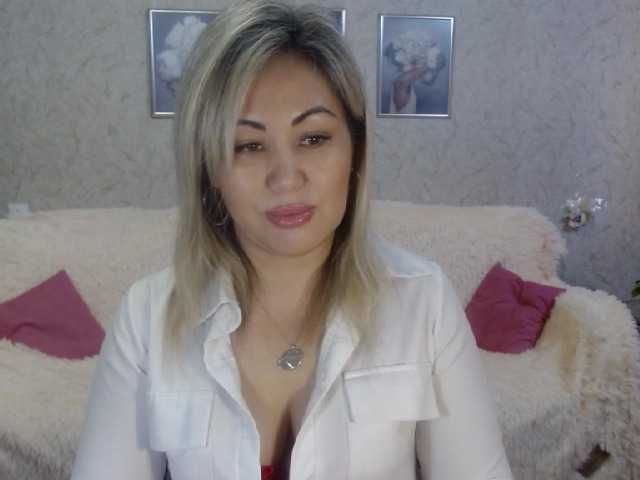 Live sex webcam photo for BellaGraf #271561057