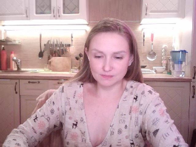 Live sex webcam photo for JaneGrey111 #271556524