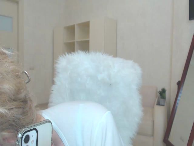 Live sex webcam photo for MollyDiamond1 #271566347