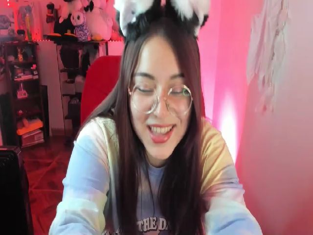 Live sex webcam photo for Evee_moonz #271556915