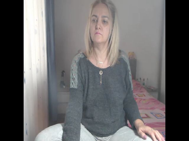 Live sex webcam photo for MatureDiana #271560505