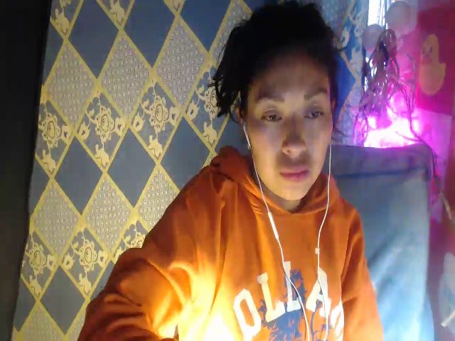 Live sex webcam photo for CHILENITAHOT #271560554