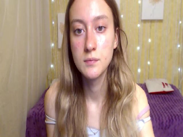 Live sex webcam photo for LinaRum__ #271560108
