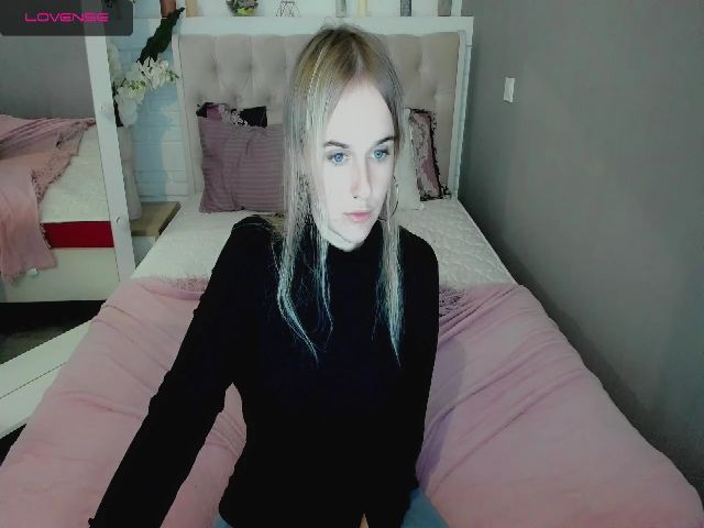 Live sex webcam photo for Lili_GoldS #271563493