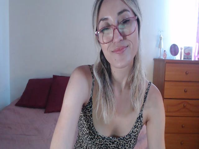 Live sex webcam photo for Ninimoon #271562482