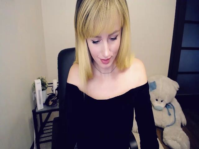 Live sex webcam photo for Jayne_XOXO #271560576