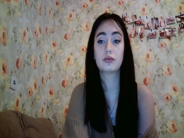 Live sex webcam photo for lolly_hollyy #271560707