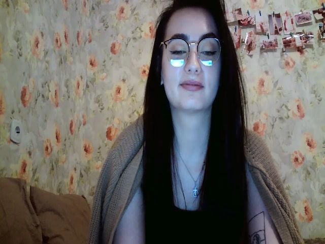 Live sex webcam photo for lolly_hollyy #271562508