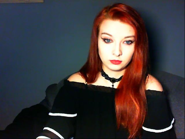 Live sex webcam photo for VirginLuna18 #271562825