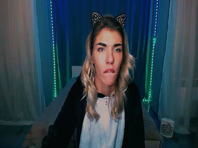 Live sex webcam photo for Sendy_White #271557131