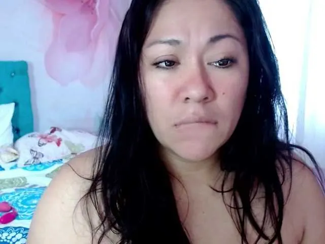 Live sex webcam photo for melymilf #288013691