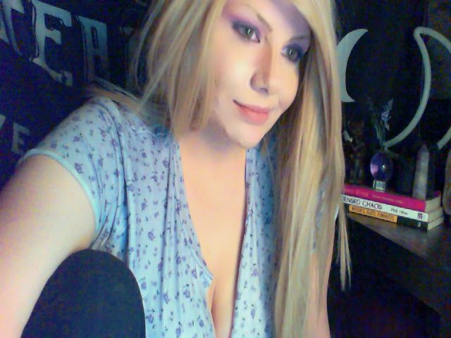 Live sex webcam photo for SophieVioletX #271562811