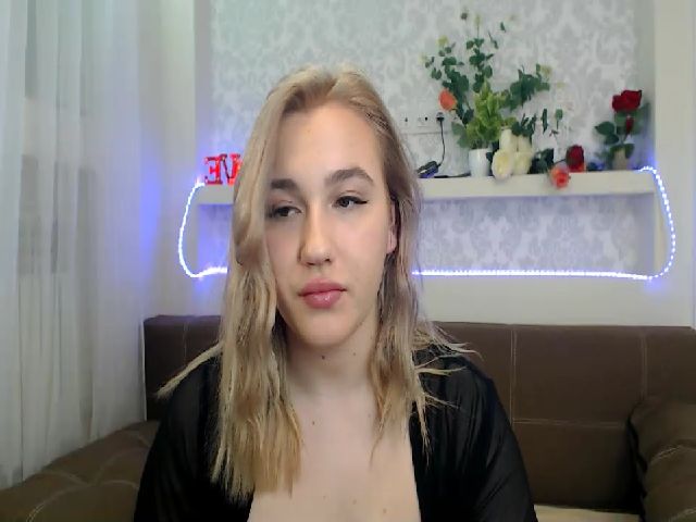 Live sex webcam photo for MariCollins #271562797