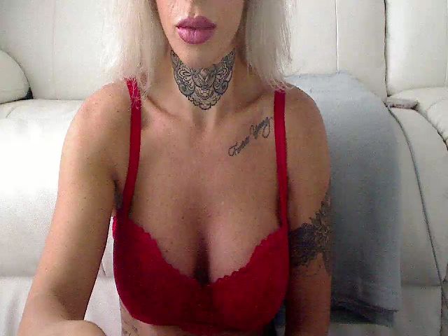 Live sex webcam photo for Aby_Jones24
