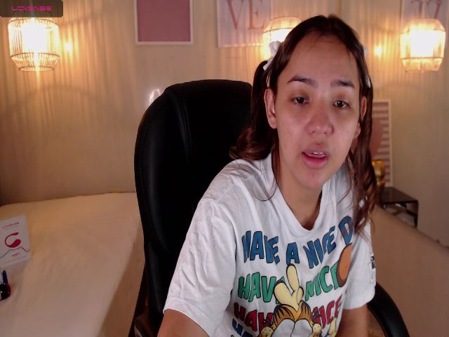 Live sex webcam photo for Mia_diamondd #271562234