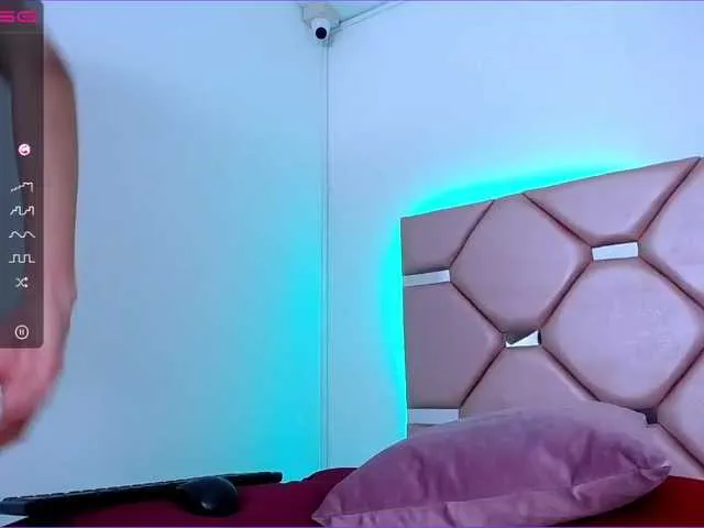 Live sex webcam photo for alexandrahirs #271565837