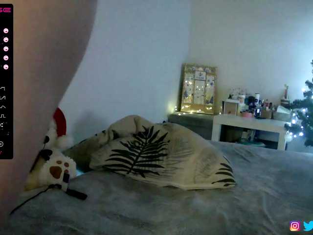 Live sex webcam photo for xmileygreyx #271565157