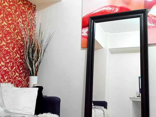 Live sex webcam photo for Aymee-Sparks #271561933