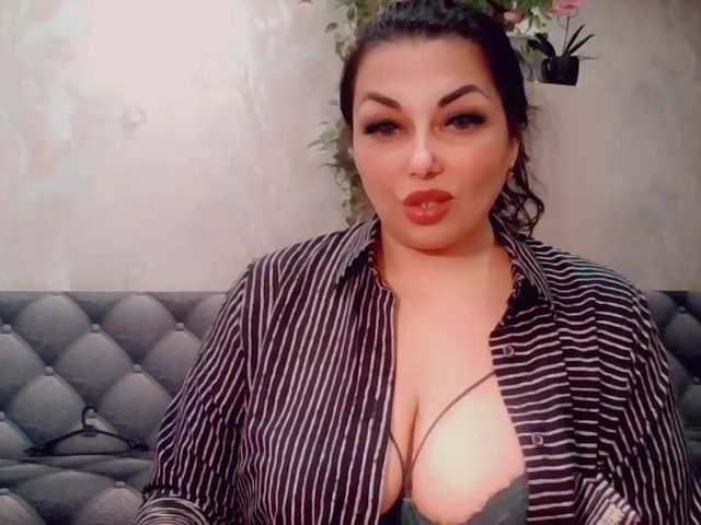 Live sex webcam photo for RealWorker #271564869